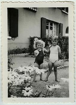 Fleur Dr&Ocirc;le - Child Garden Fun